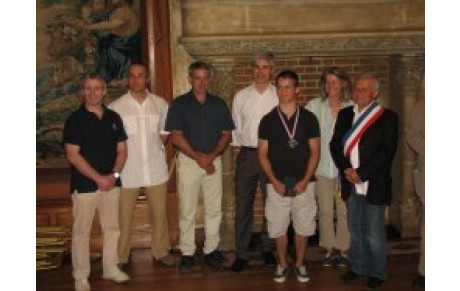 Mr le Maire fête notre Champion